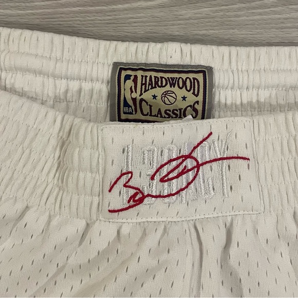 Mitchell & Ness Wade Miami Heat Swingman 2006 Legacy Shorts White Men’s Size XL - Picture 4 of 10